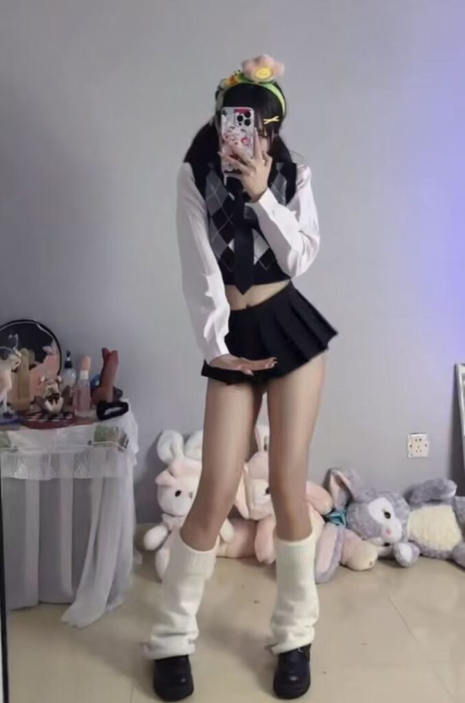 图片[2]-跳的这个舞蹈卡点太好了，视频时长将近10分钟，愣是一点没停，这些节拍全给卡上了，动作不重样，诱惑性十足呀真是~超级无敌好评！！！-SS网红科技