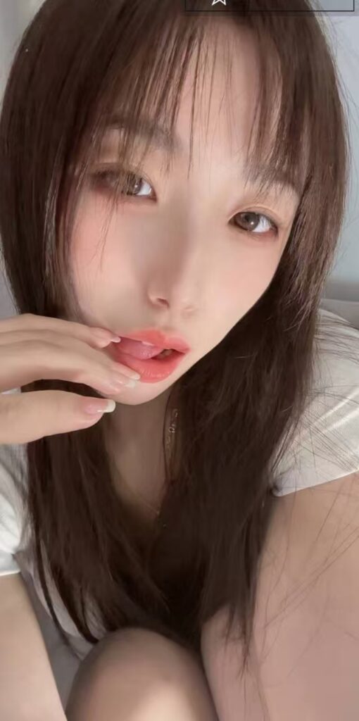 图片[4]-抖音博主：小团嫂，大尺度视频流出，小团嫂的身材真是无敌了，各种其他动作应有尽有，应该是某个金主爸爸调教的，看着是真的很好看，因为视频限制，这个帖子只能发两个视频，如果有需要联系客服吧！-SS网红科技